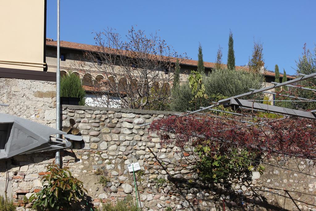 Hostel Del Gal Clusane Exterior photo